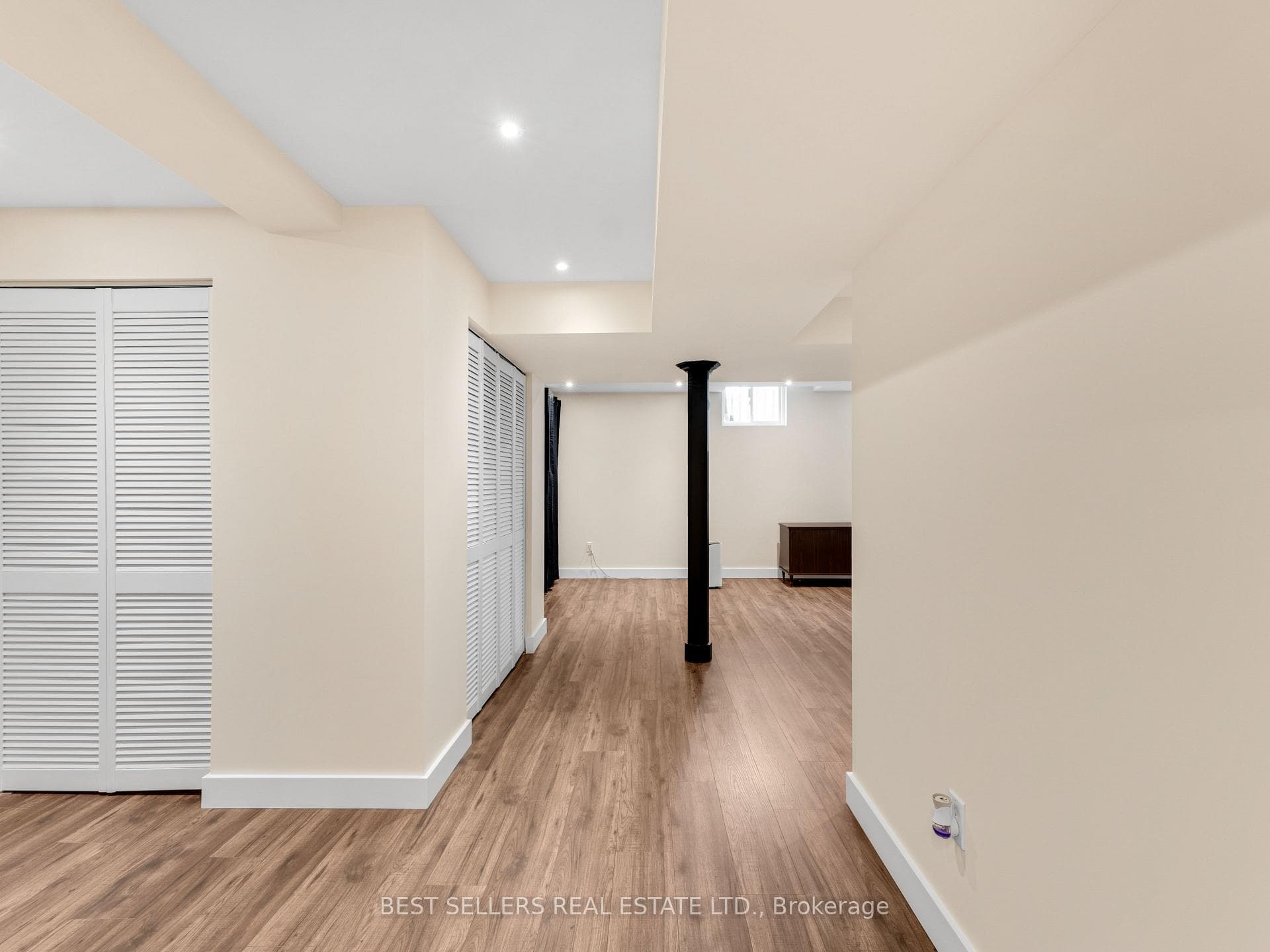 643 Porter Way photo 32