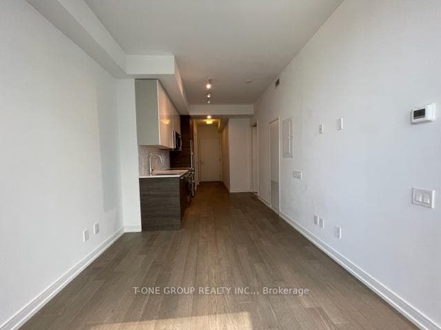 28 Wellesley Street Unit 2905 photo 5