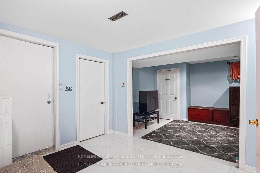 40 Queenston Crescent photo 44