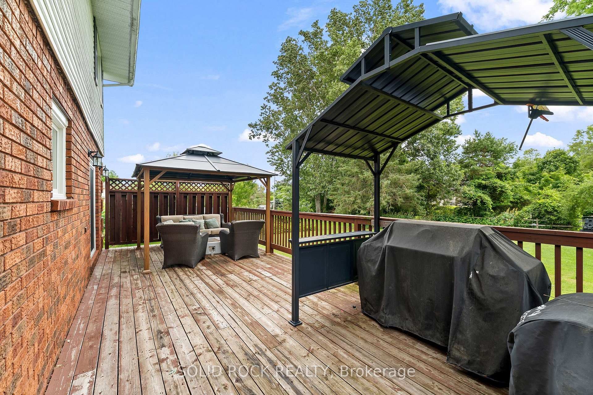 708 Mckenzie Avenue photo 33