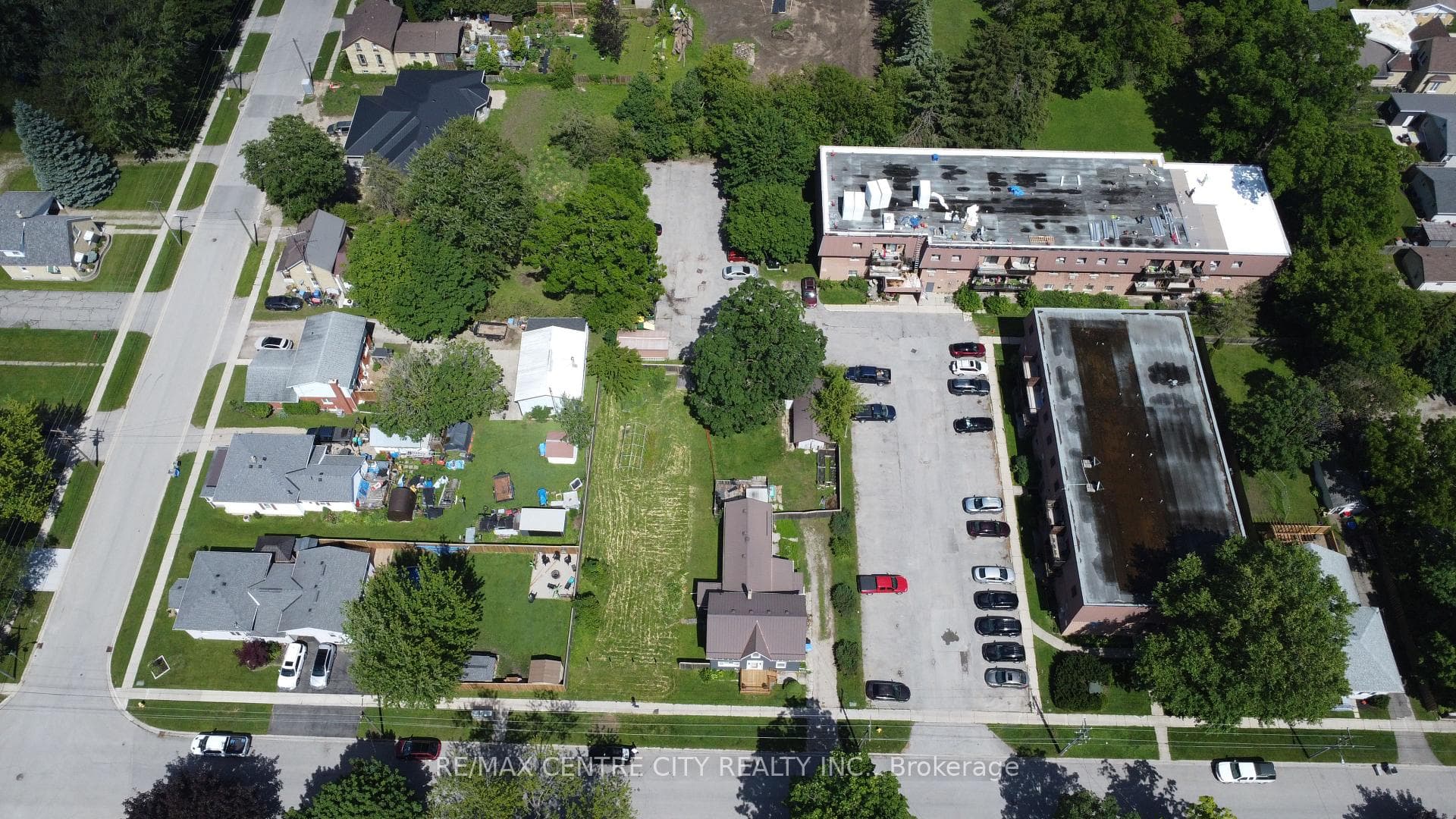 290 Carling Street photo 11