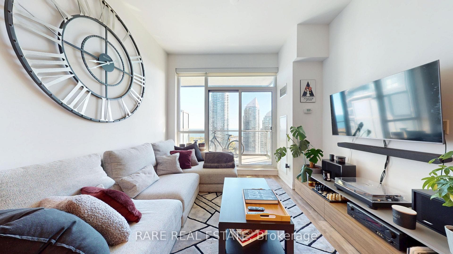 36 Park Lawn Road Unit 2102 photo 3