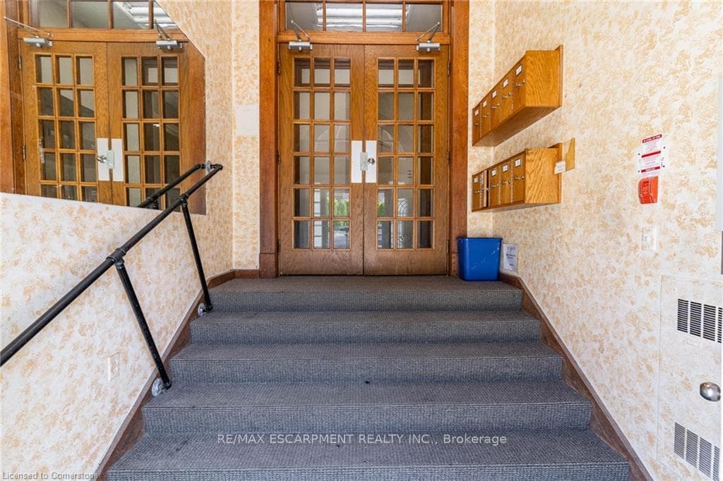 55 Willow Street photo 4
