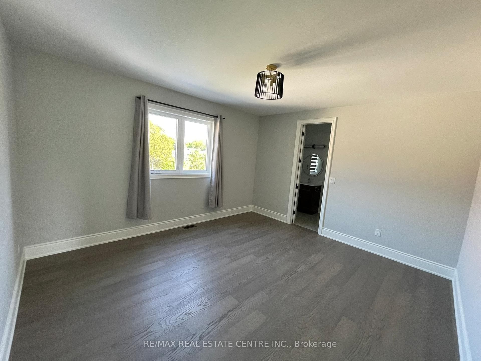 33 Twin Pauls Crescent Unit MainFlr photo 11