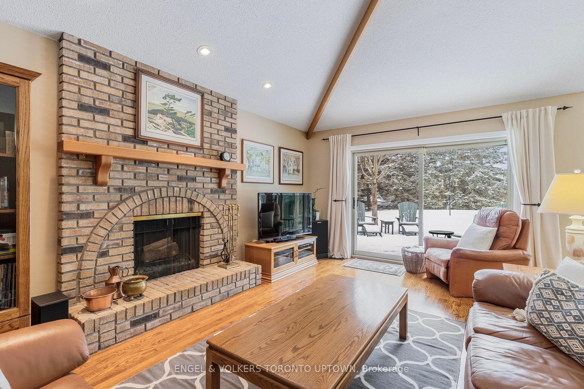 92 McClure Drive photo 10