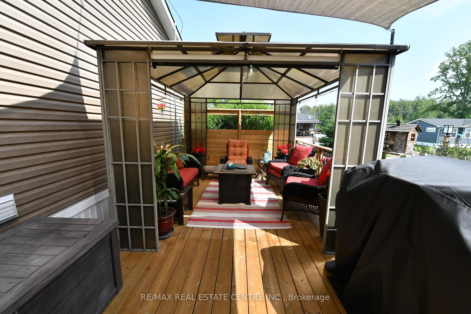 1429 SHEFFIELD Road photo 22