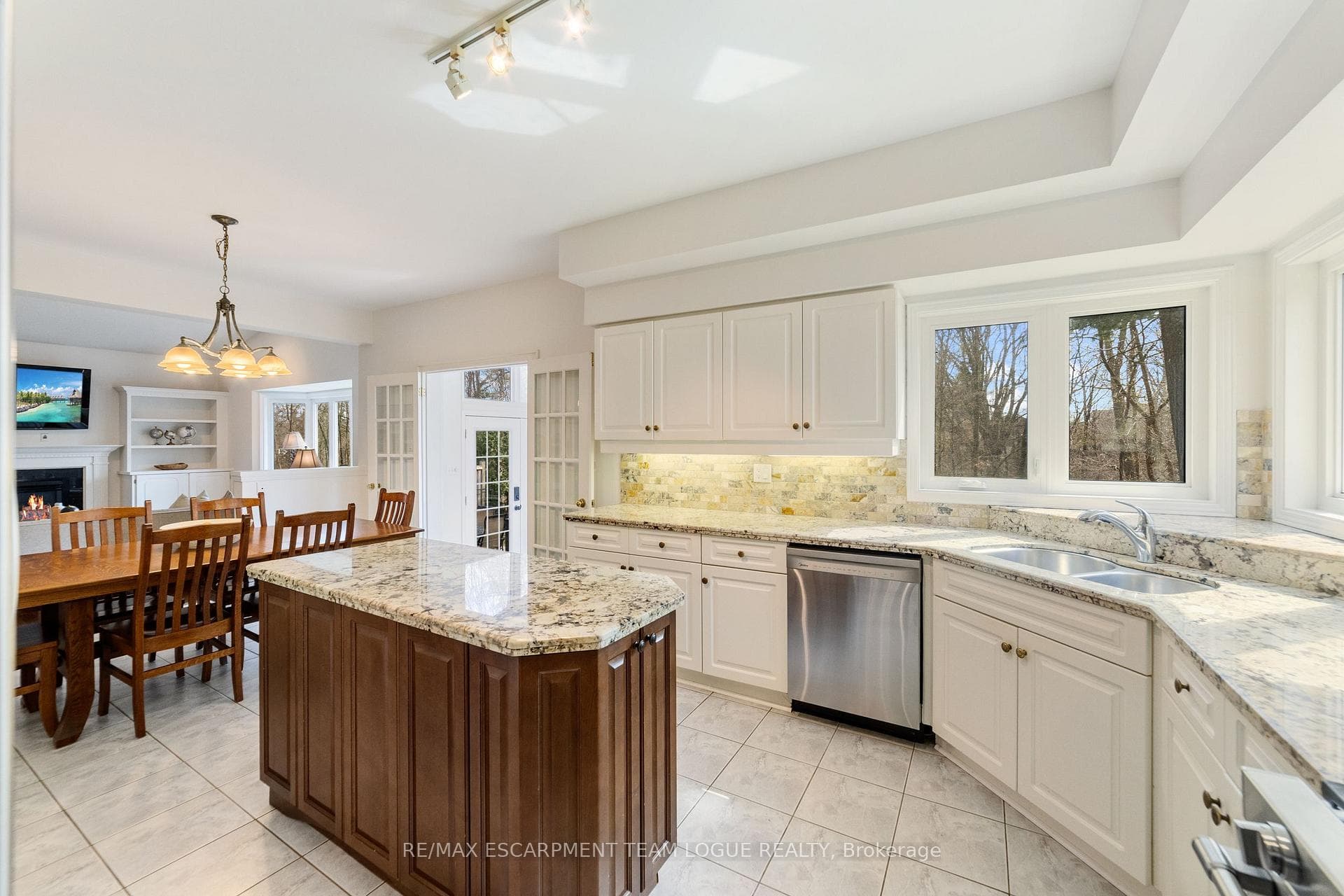 2048 WATERBRIDGE Drive photo 12