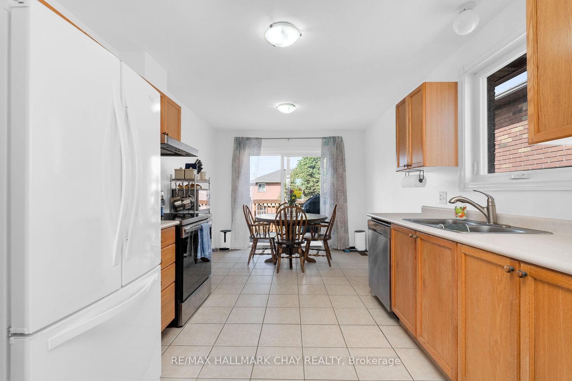 166 Country Lane photo 6