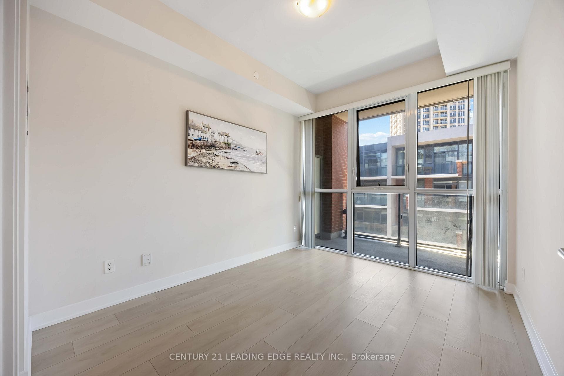 50 Bruyeres Mews Unit 619 photo 33