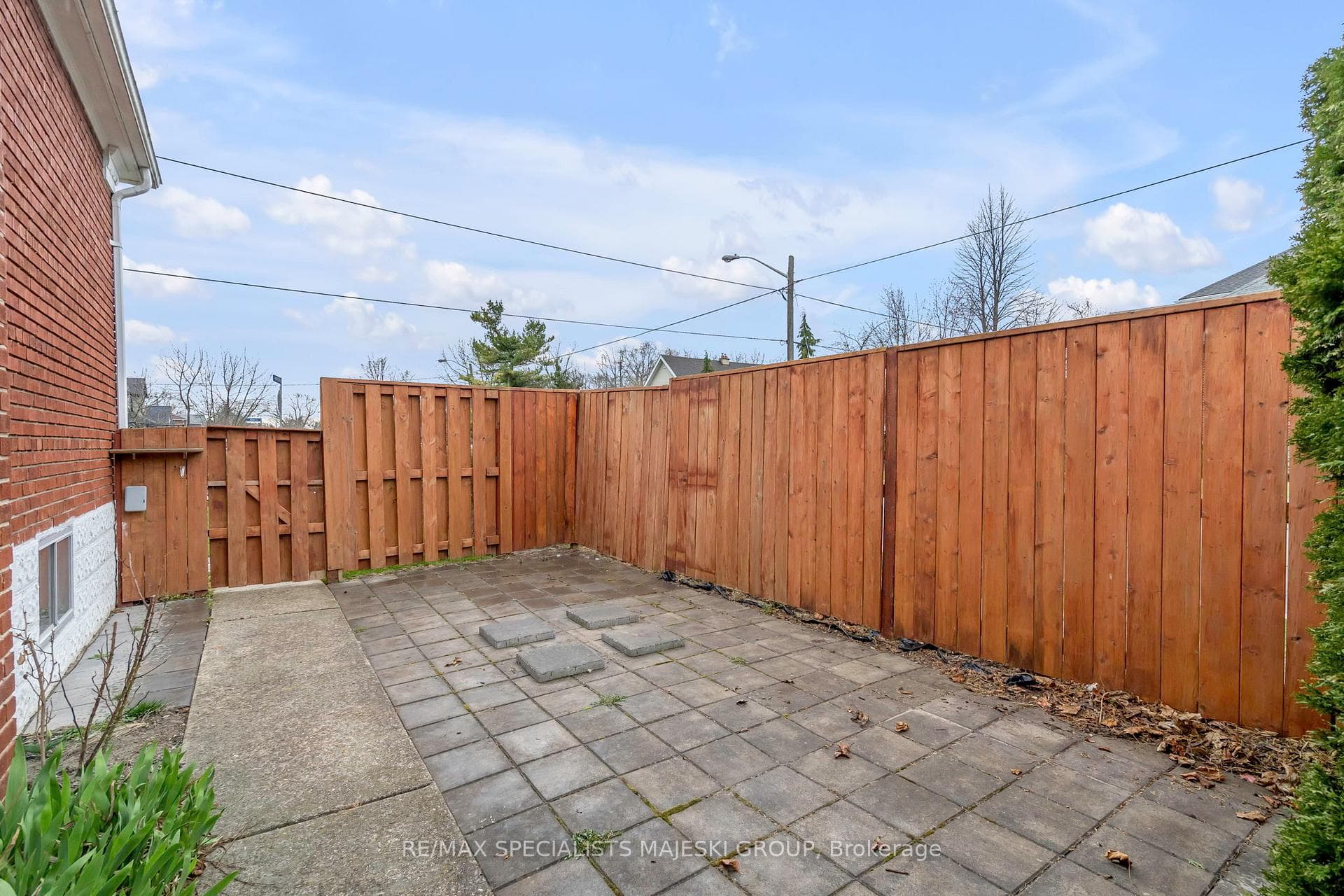 84 Alder Crescent photo 37