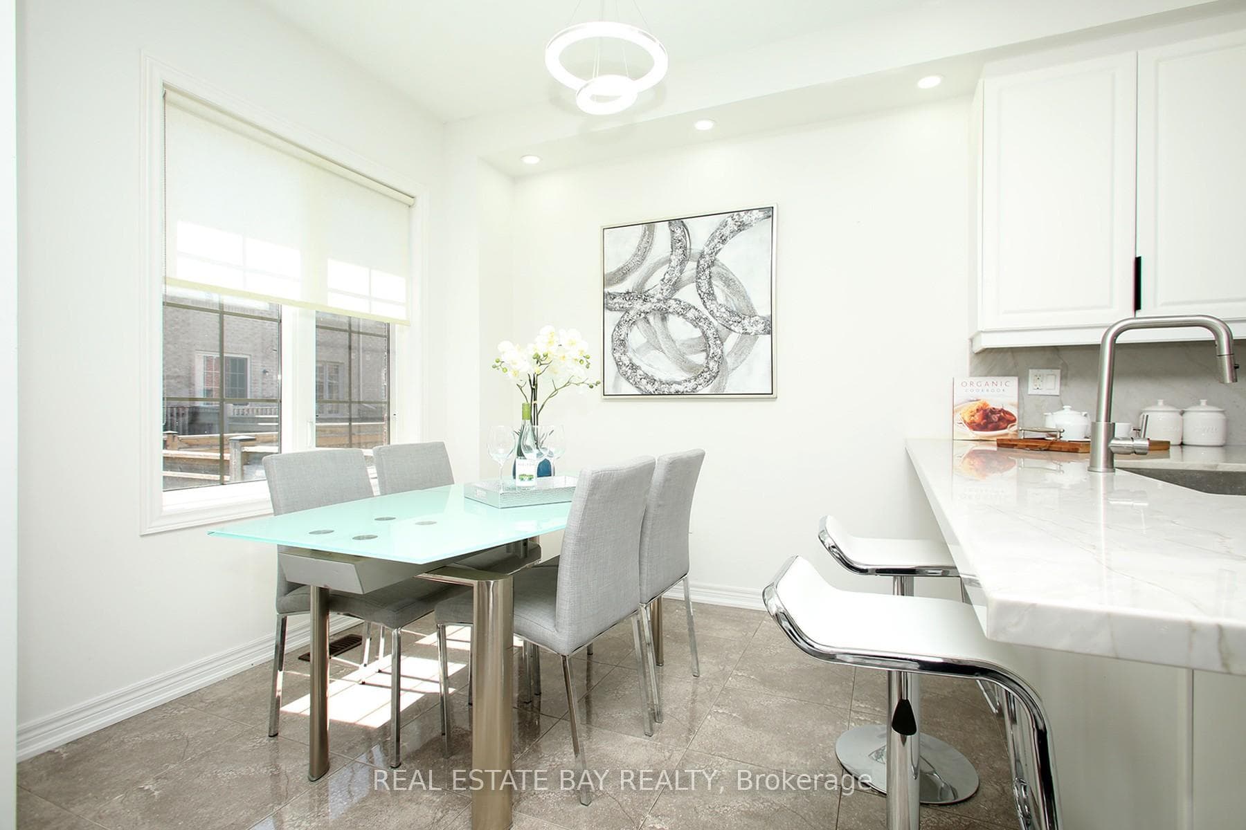 25 Sibella Way photo 3