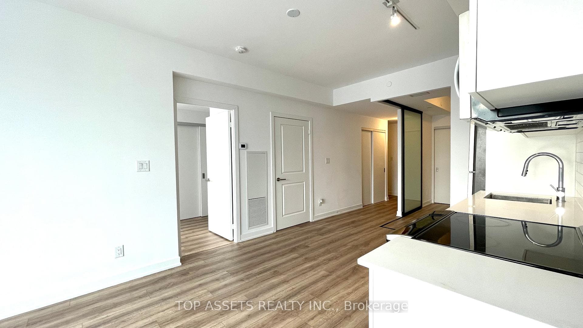 2799 Kingston Road Unit 722 photo 14