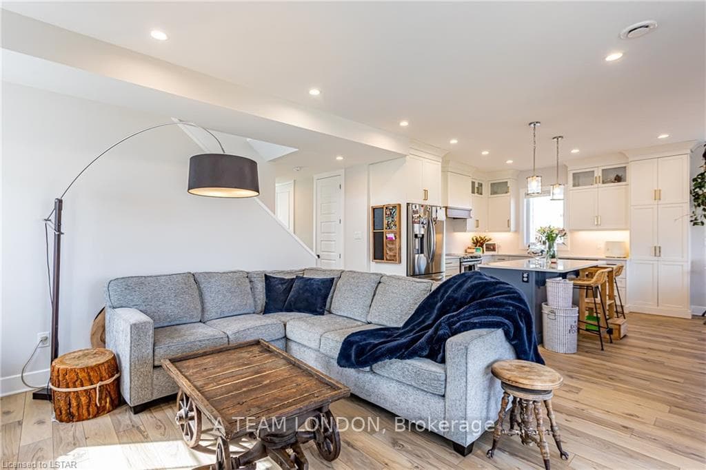 420 BREAKWATER Boulevard photo 12