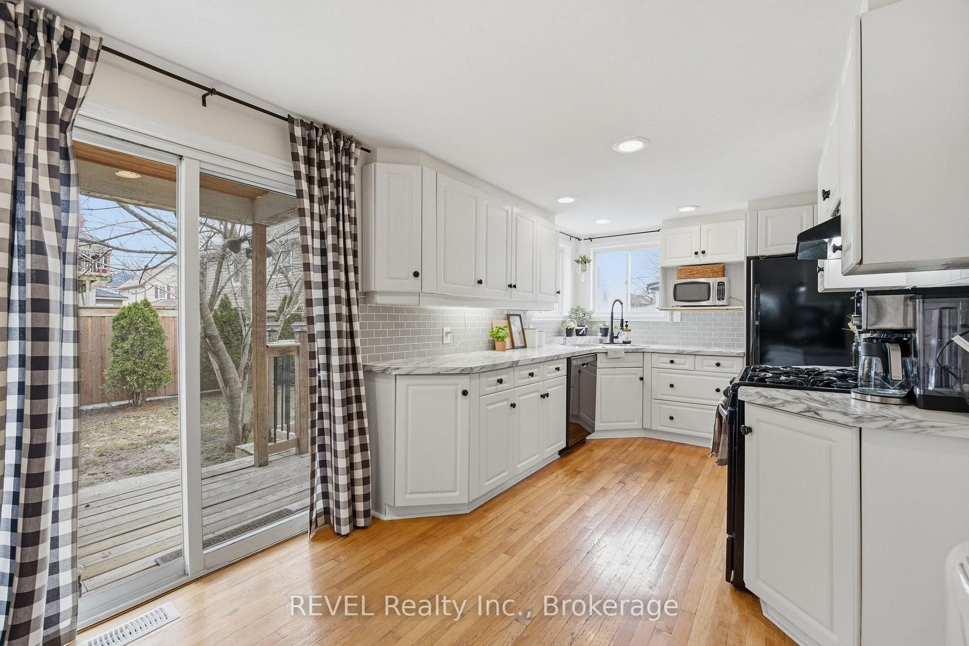 75 Grove Street photo 13