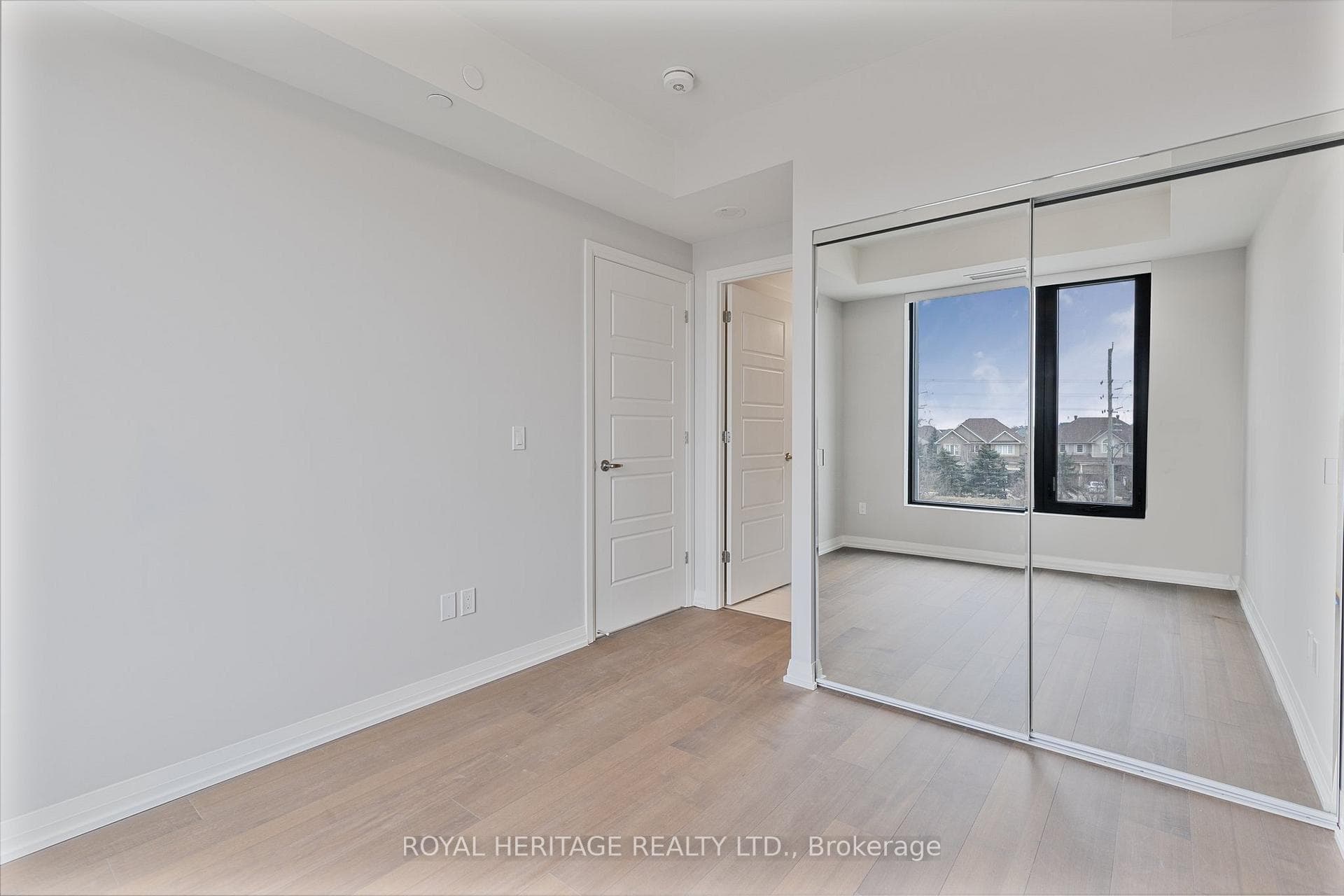 1415 DUNDAS Street Unit 317 photo 25