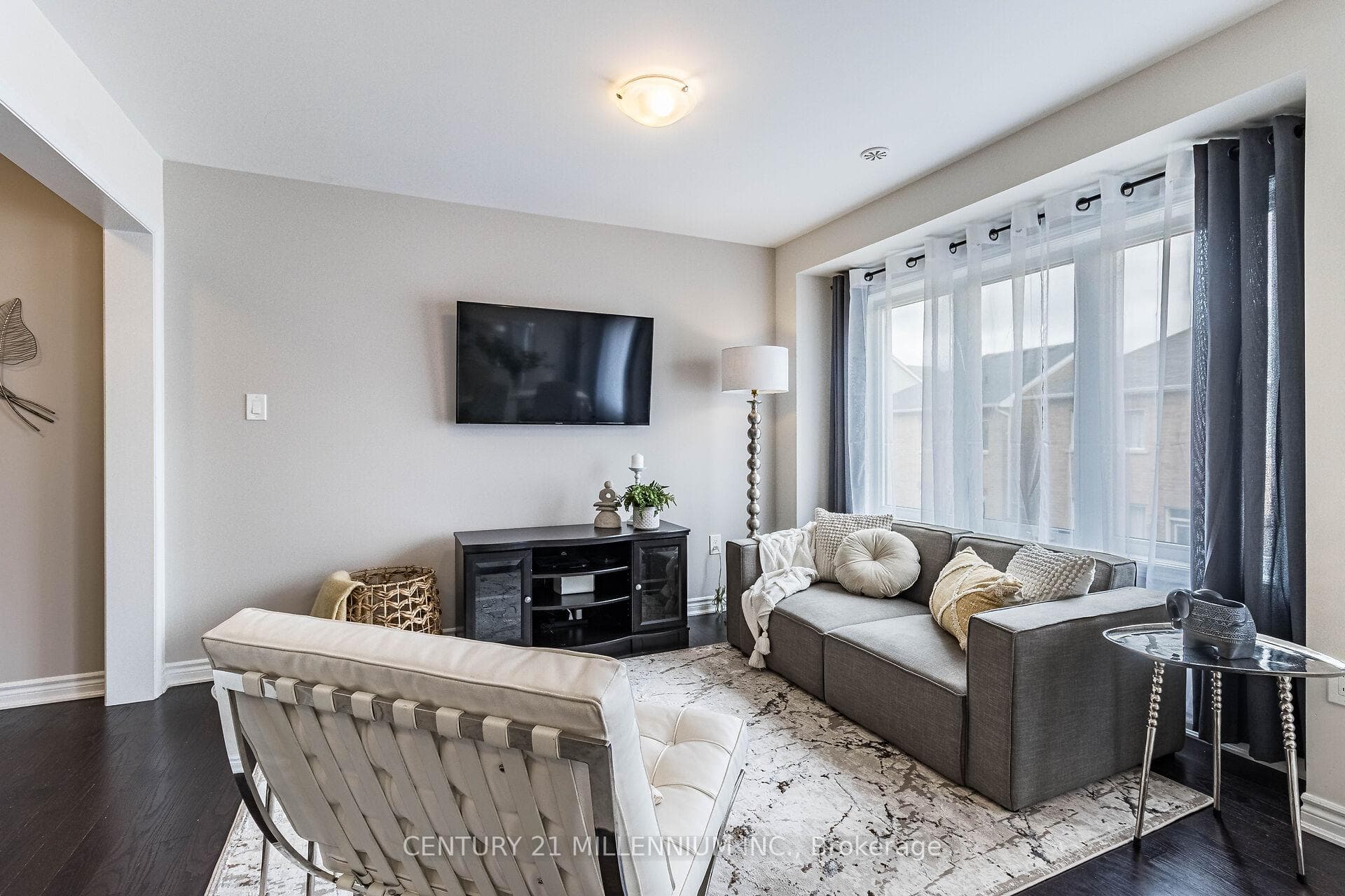 77 Bannister Crescent photo 5
