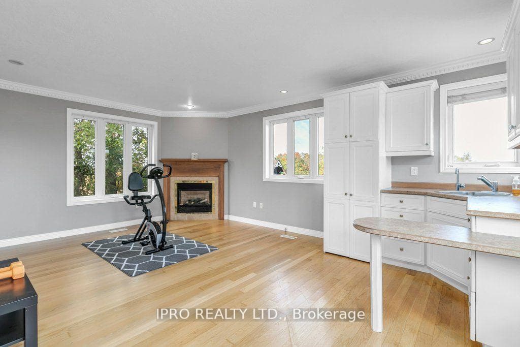 7676 Leslie Road photo 19