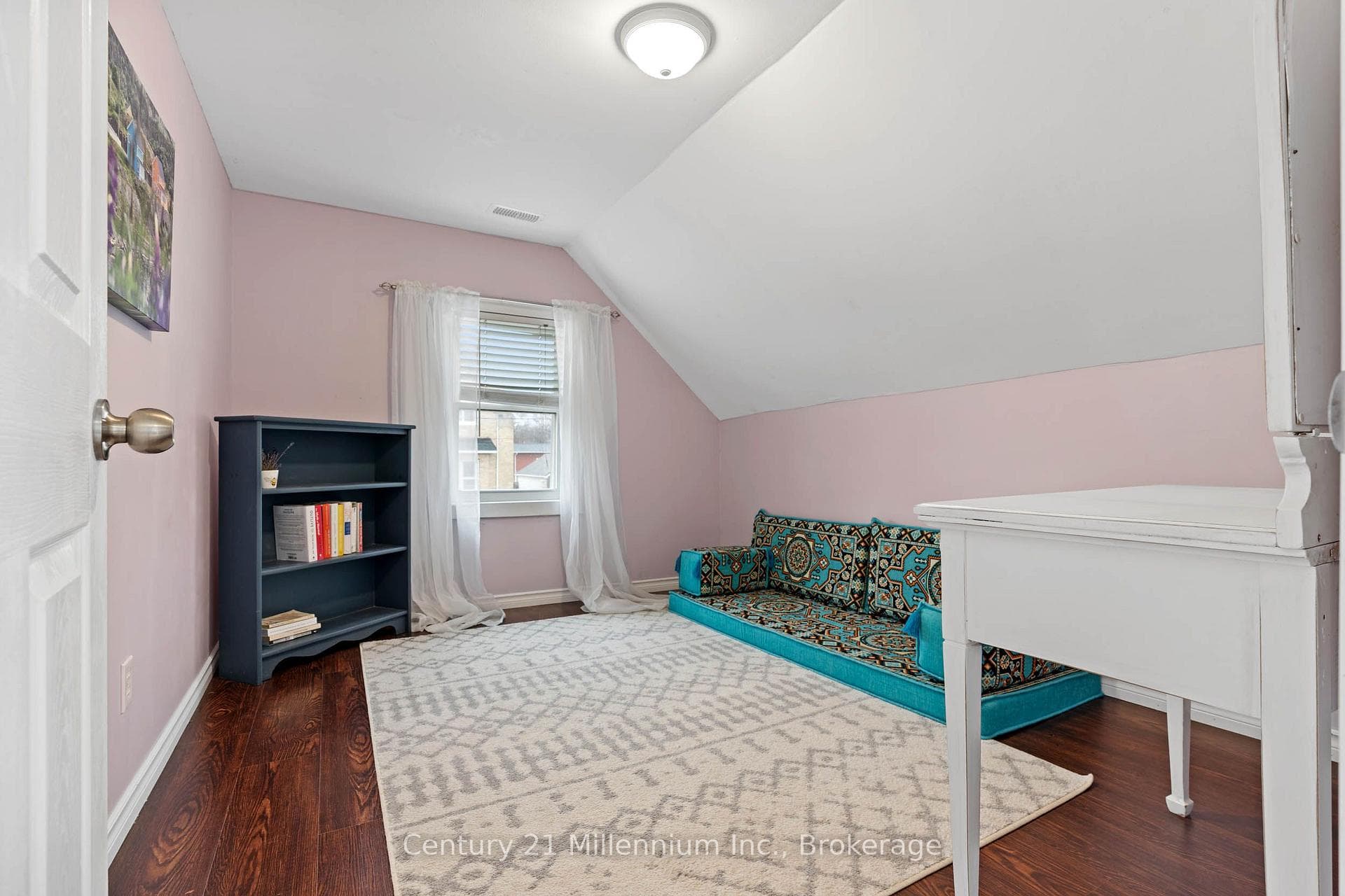 251 William Street photo 20