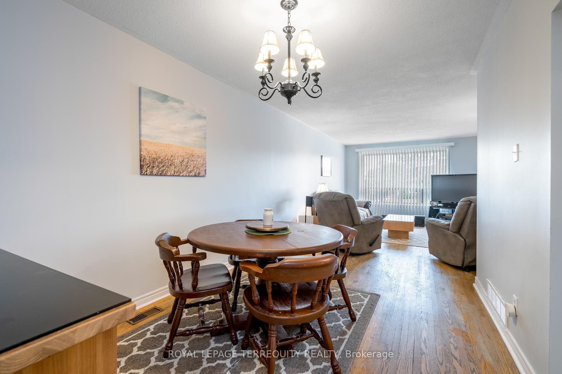 2403 Padstow Crescent photo 8