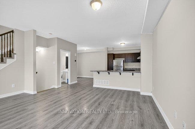 16 Caspian Row photo 14