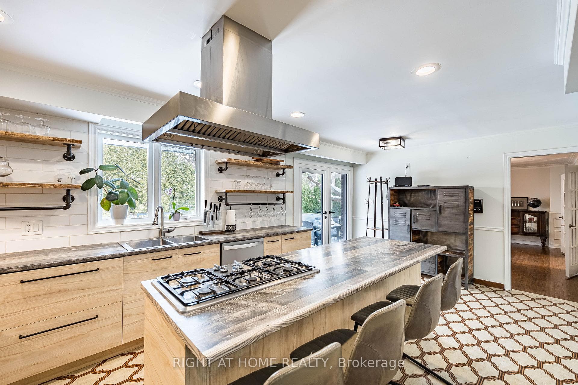 2123 Gordon Drive photo 18