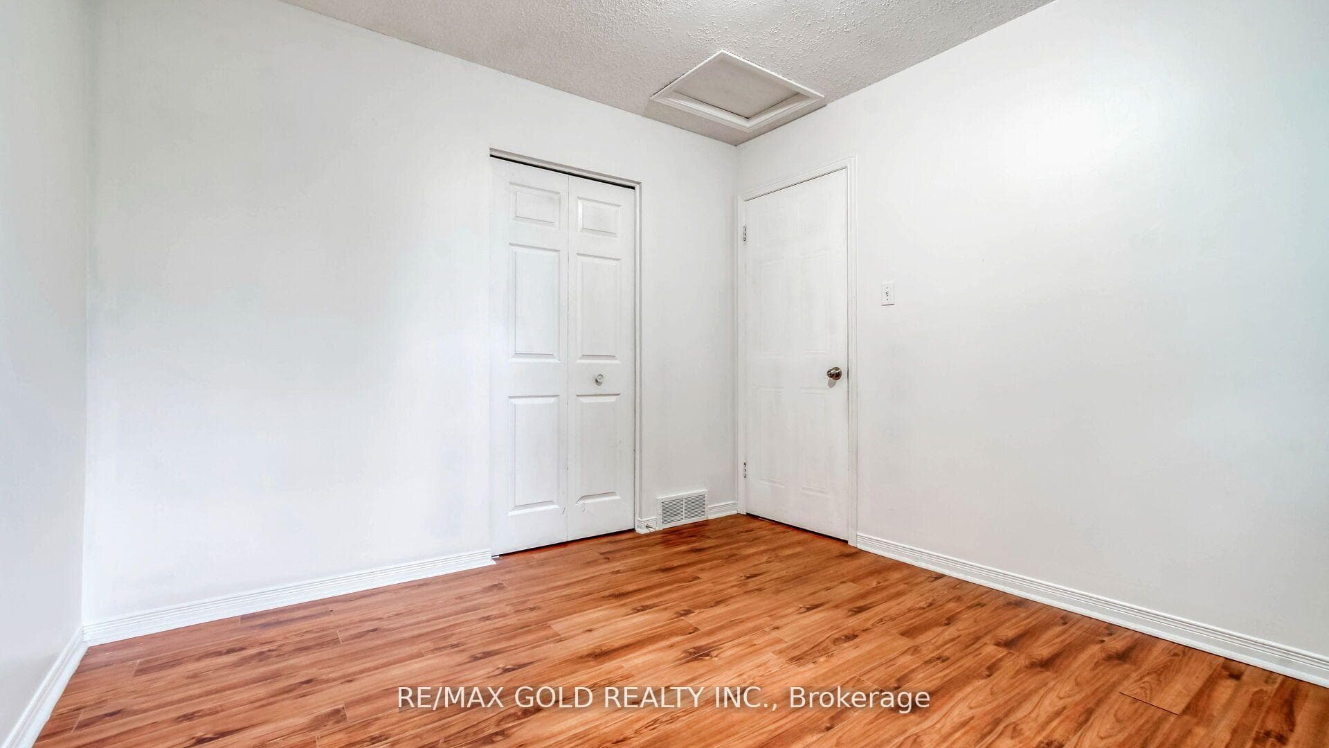 222 Fleming Drive photo 11