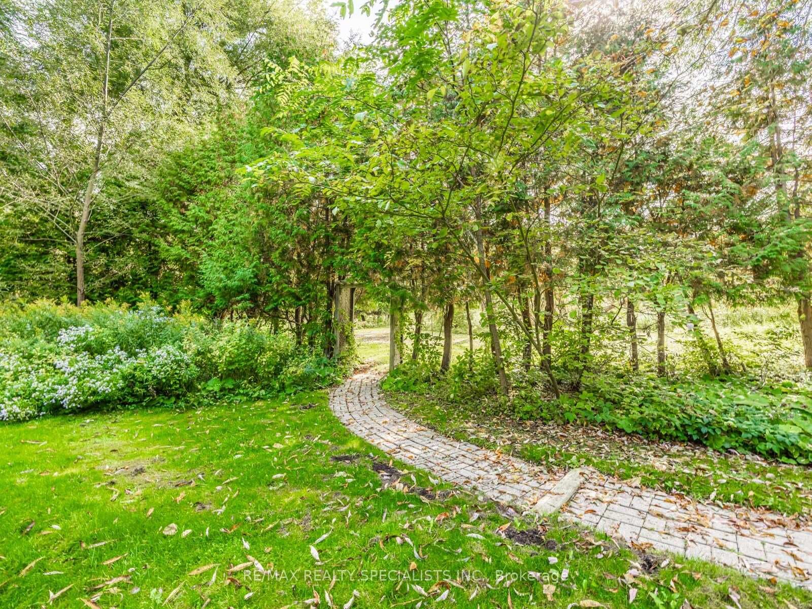 PROPERTY OFF FINNERTY RD
