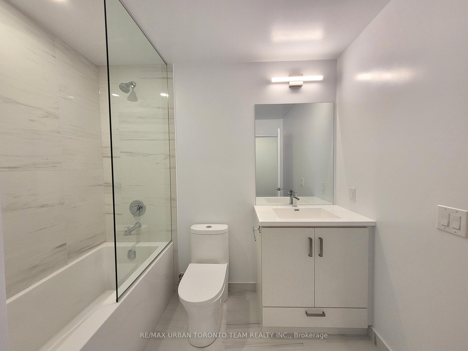 60 Honeycrisp Crescent Unit 1210 photo 7