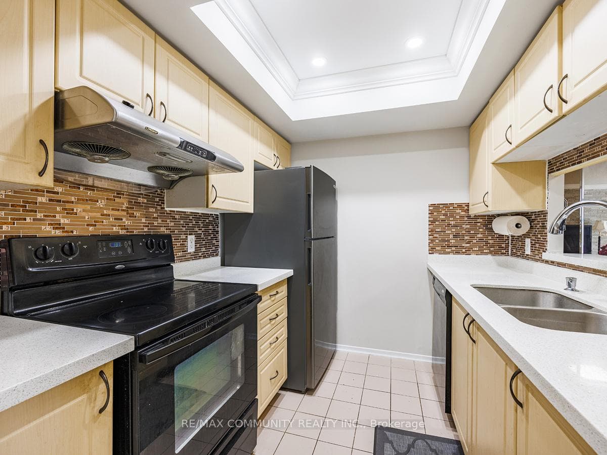 2550 Lawrence Avenue Unit 2204 photo 5