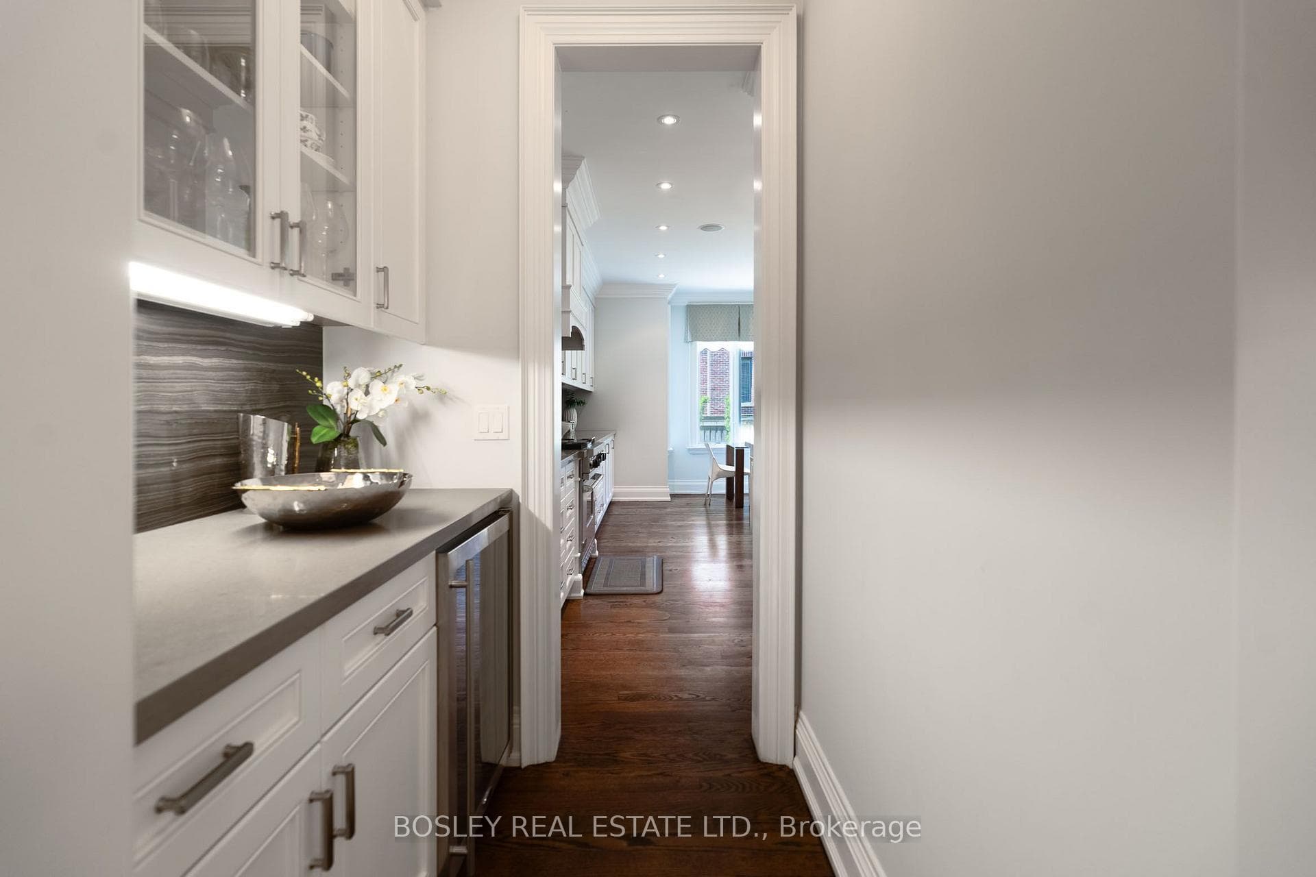 61 Rykert Crescent photo 10
