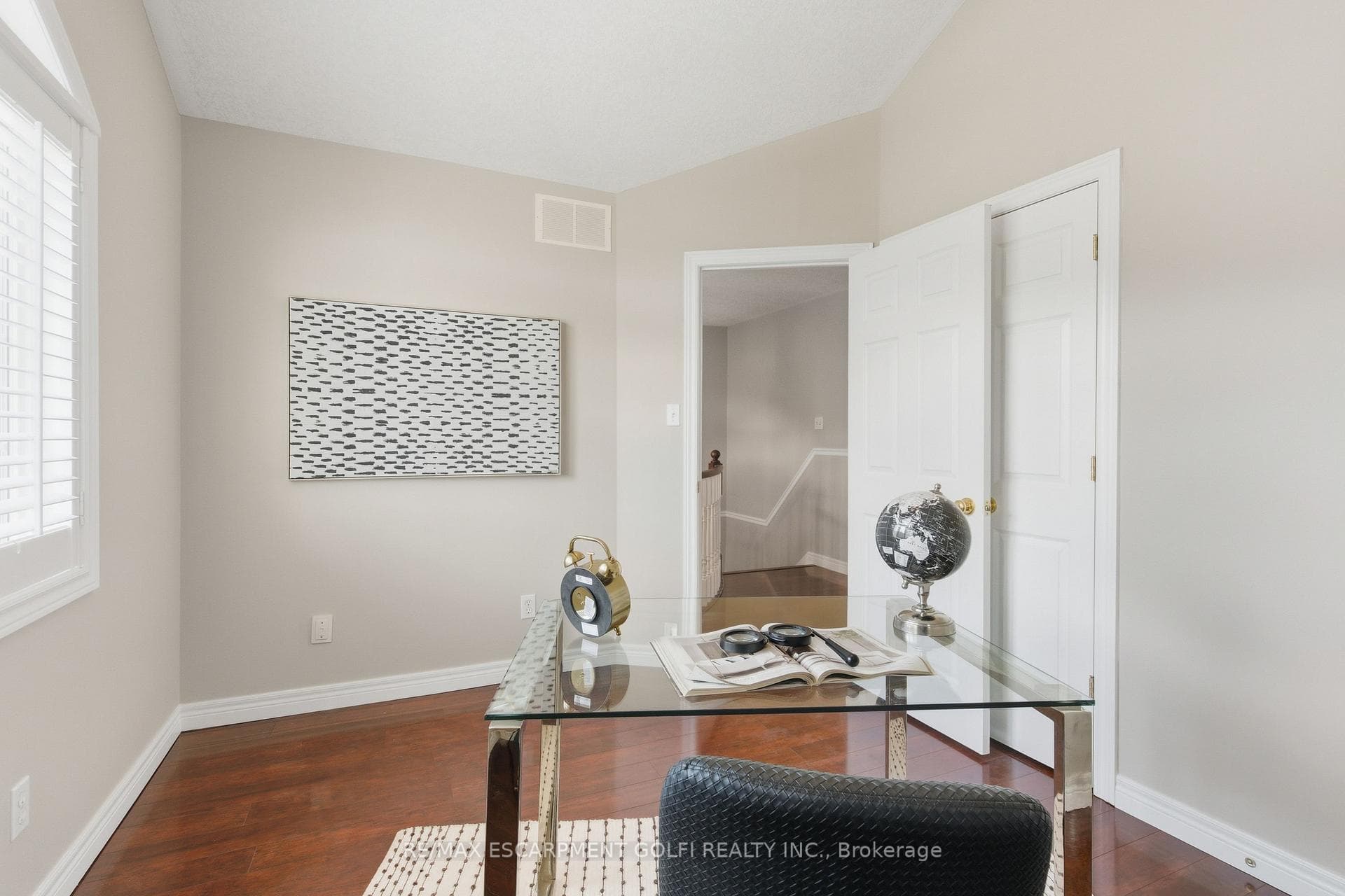 213 Dorchester Drive photo 17