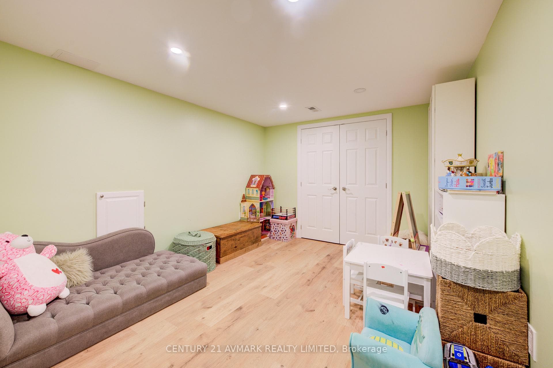 163 Lakeshore Road photo 24