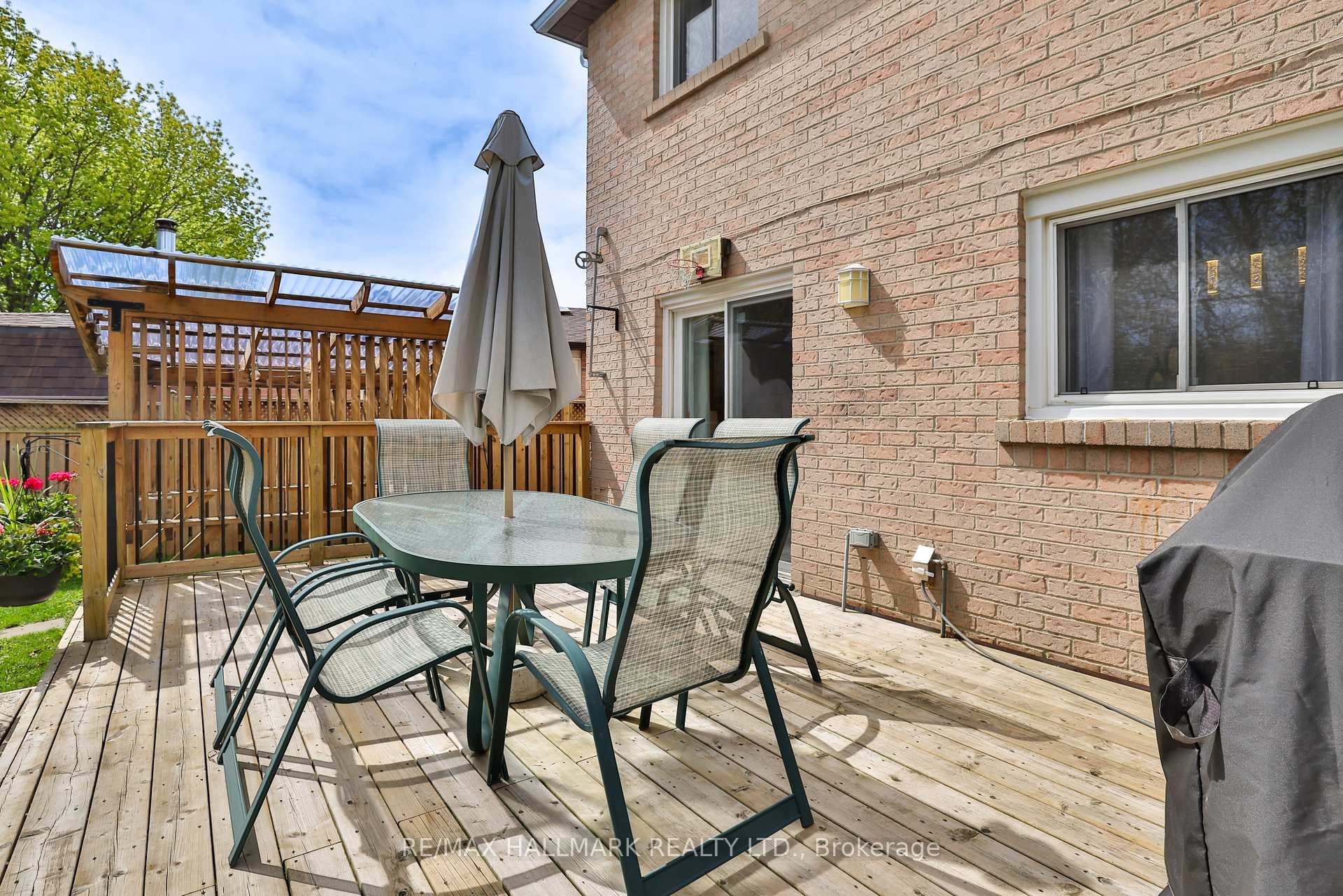 192 Martindale Crescent photo 22