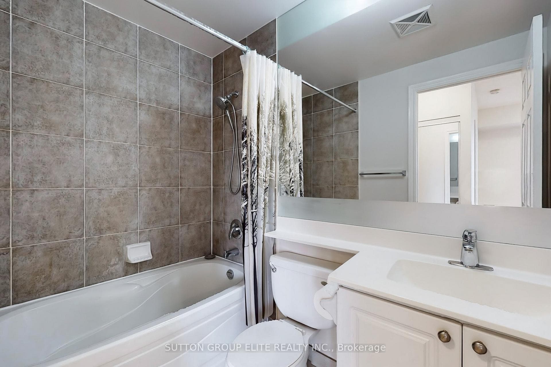310 Burnhamthorpe Road Unit 1511 photo 15