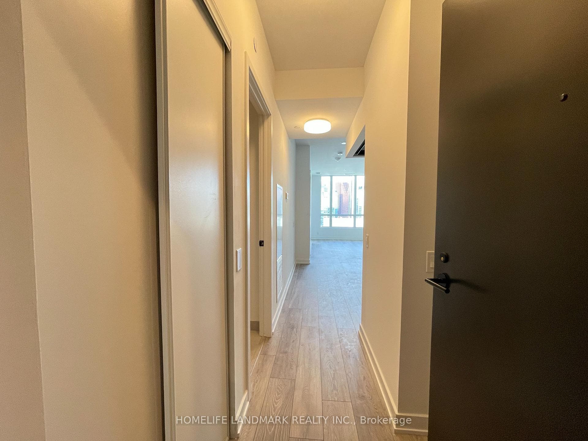 108 Peter Street Unit 5203 photo 3