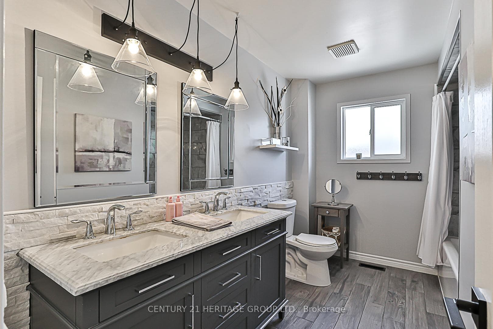 402 Carruthers Avenue photo 31