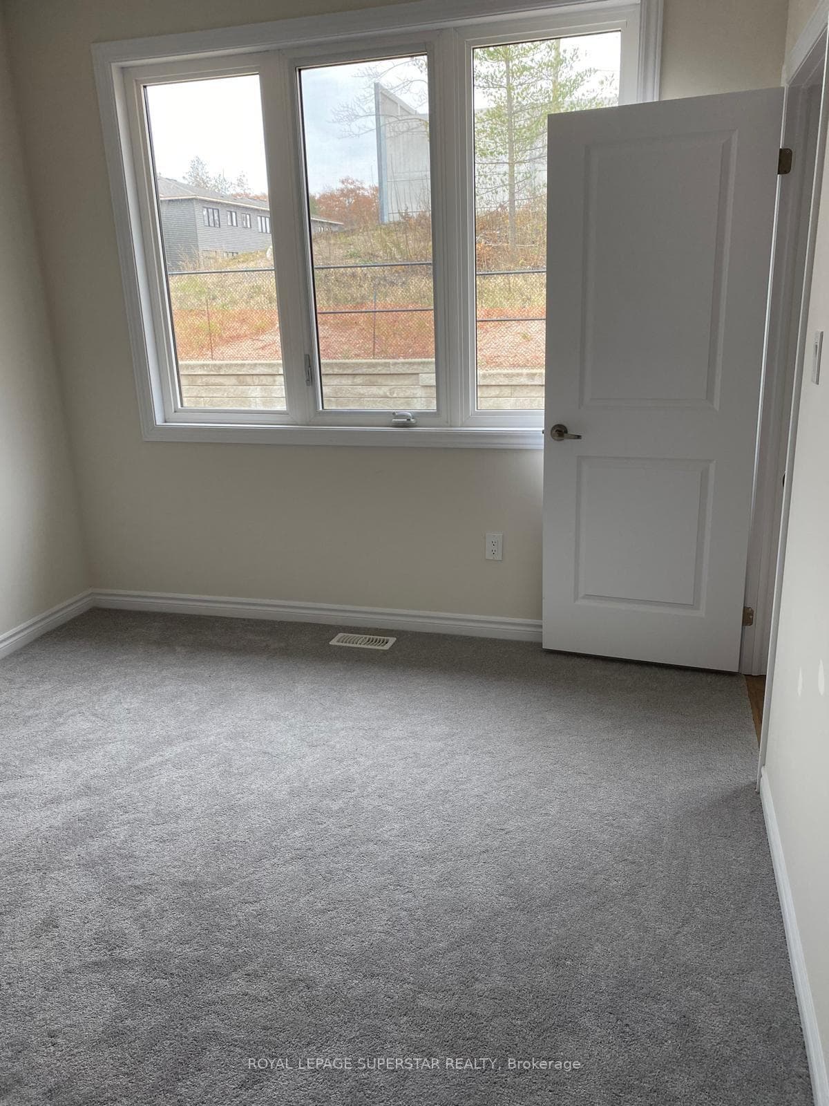19 Eberhardt Drive photo 24