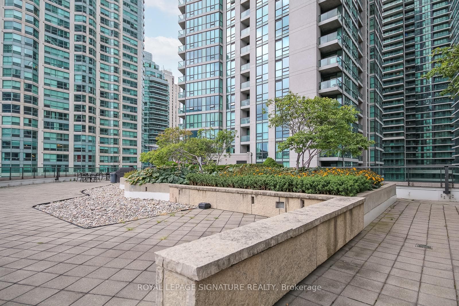 33 Bay Street Unit 1113 photo 25