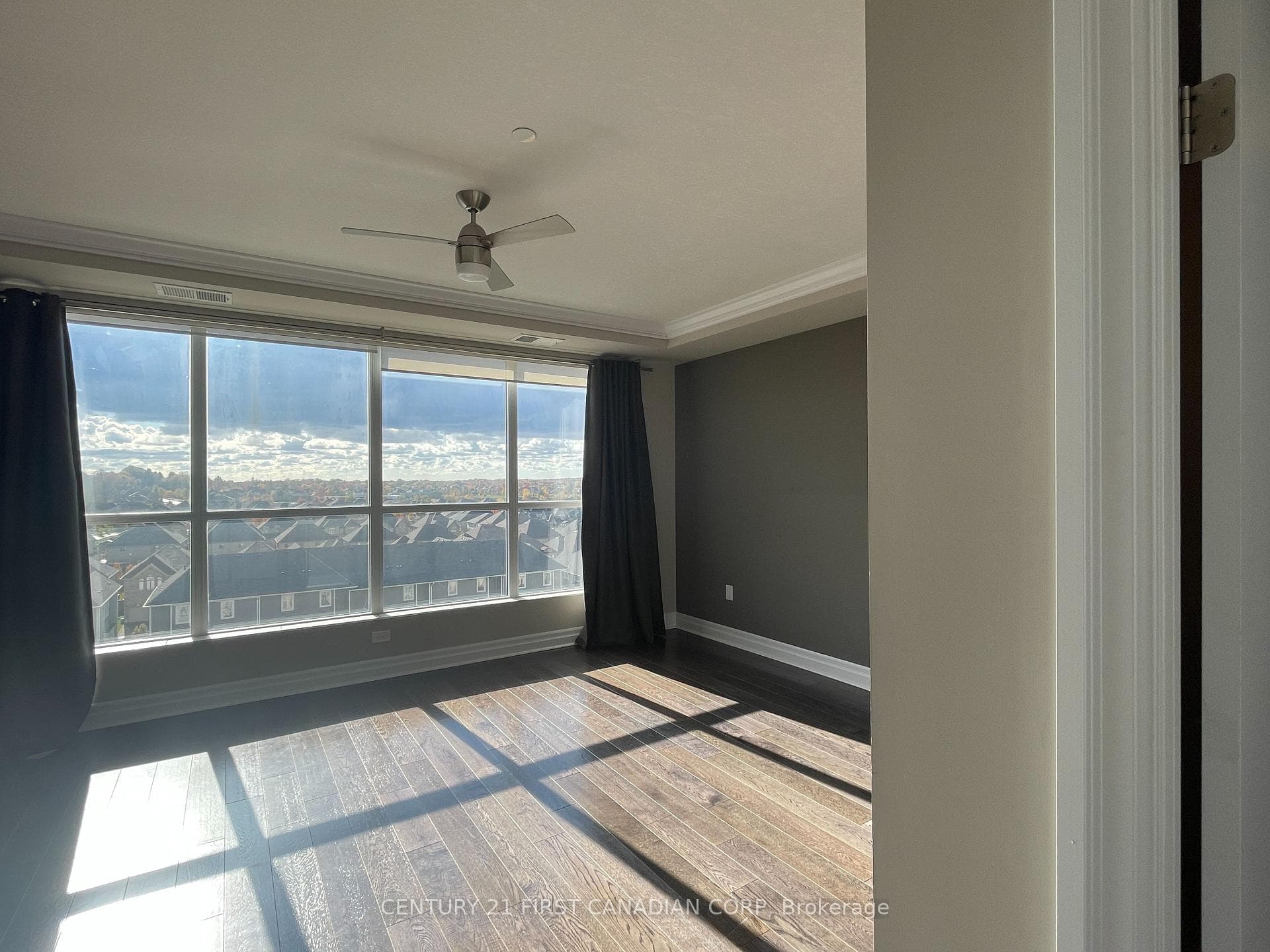 240 Villagewalk Boulevard Unit 806 photo 12