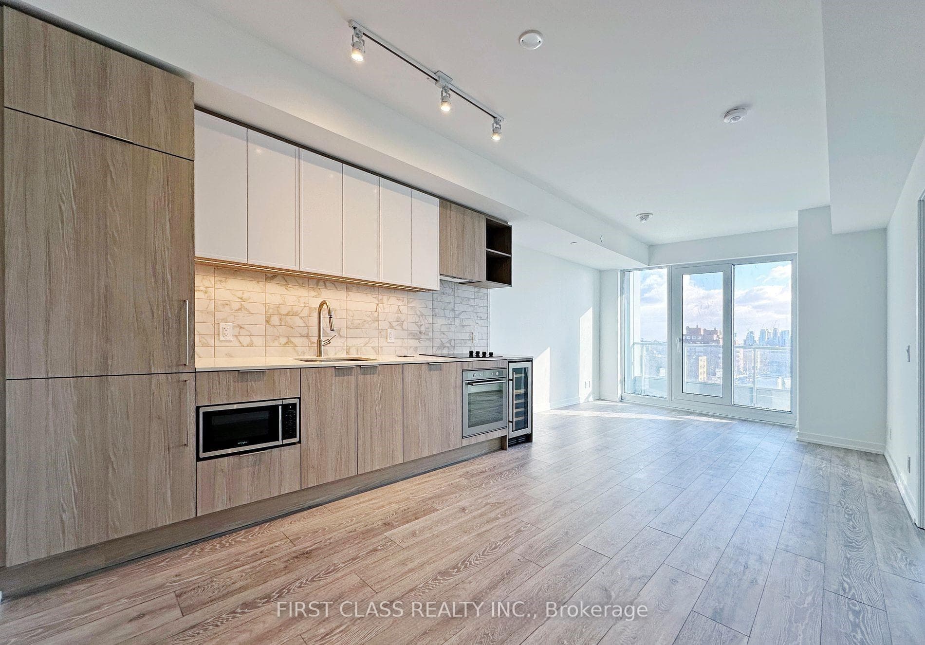 2020 Bathurst Street Unit 1217 photo 5