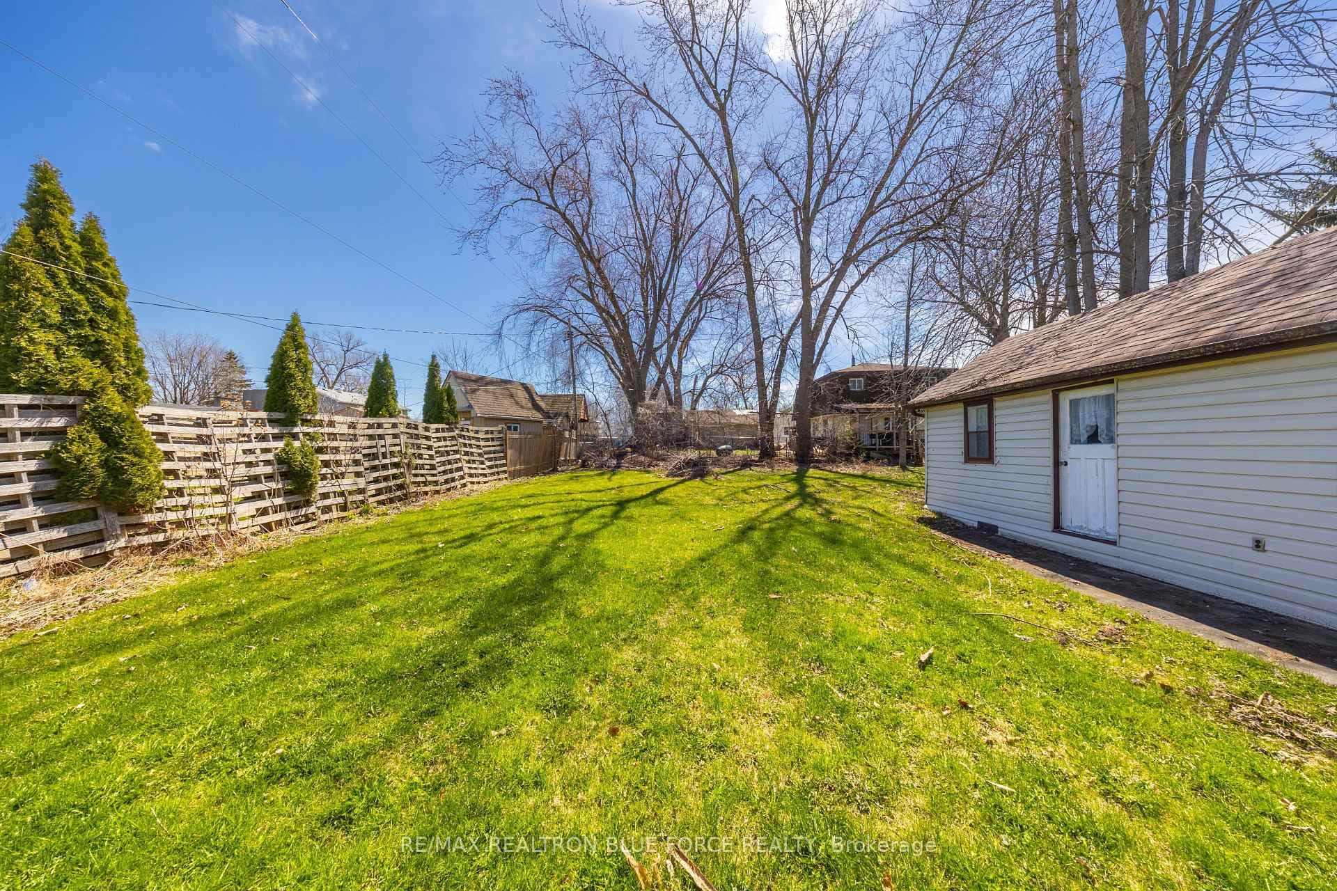 57 Lakeshore Road photo 22