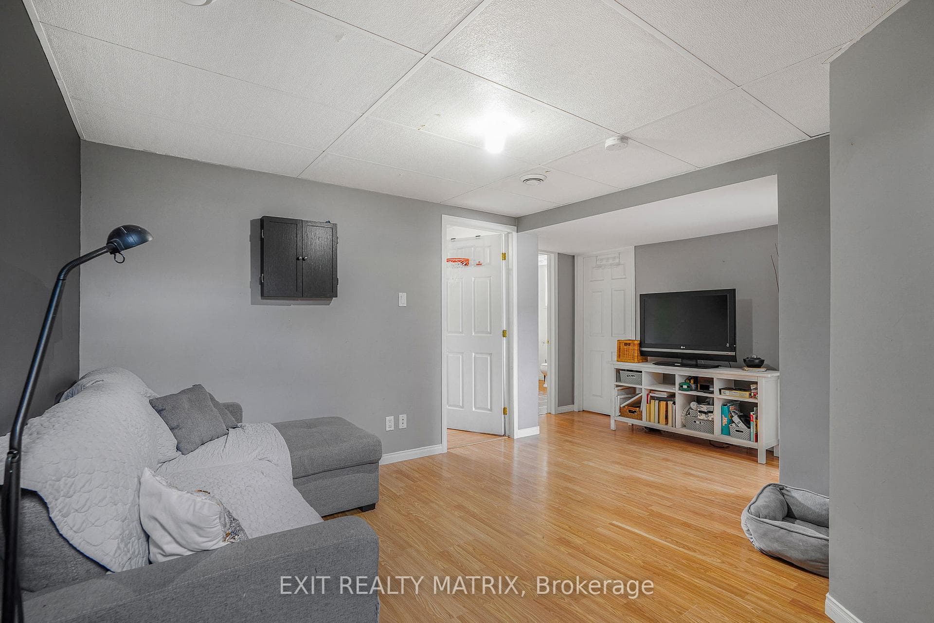 90 Richard Street photo 23