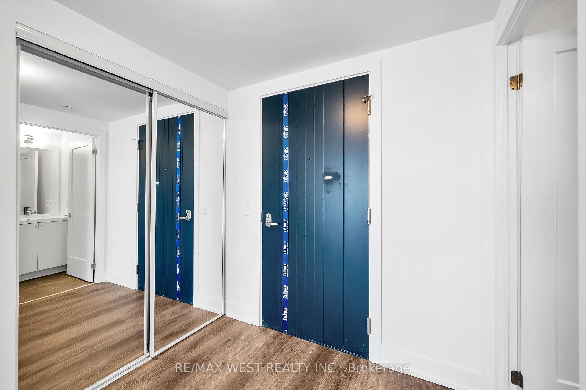 2545 Simcoe Street Unit 2020 photo 2