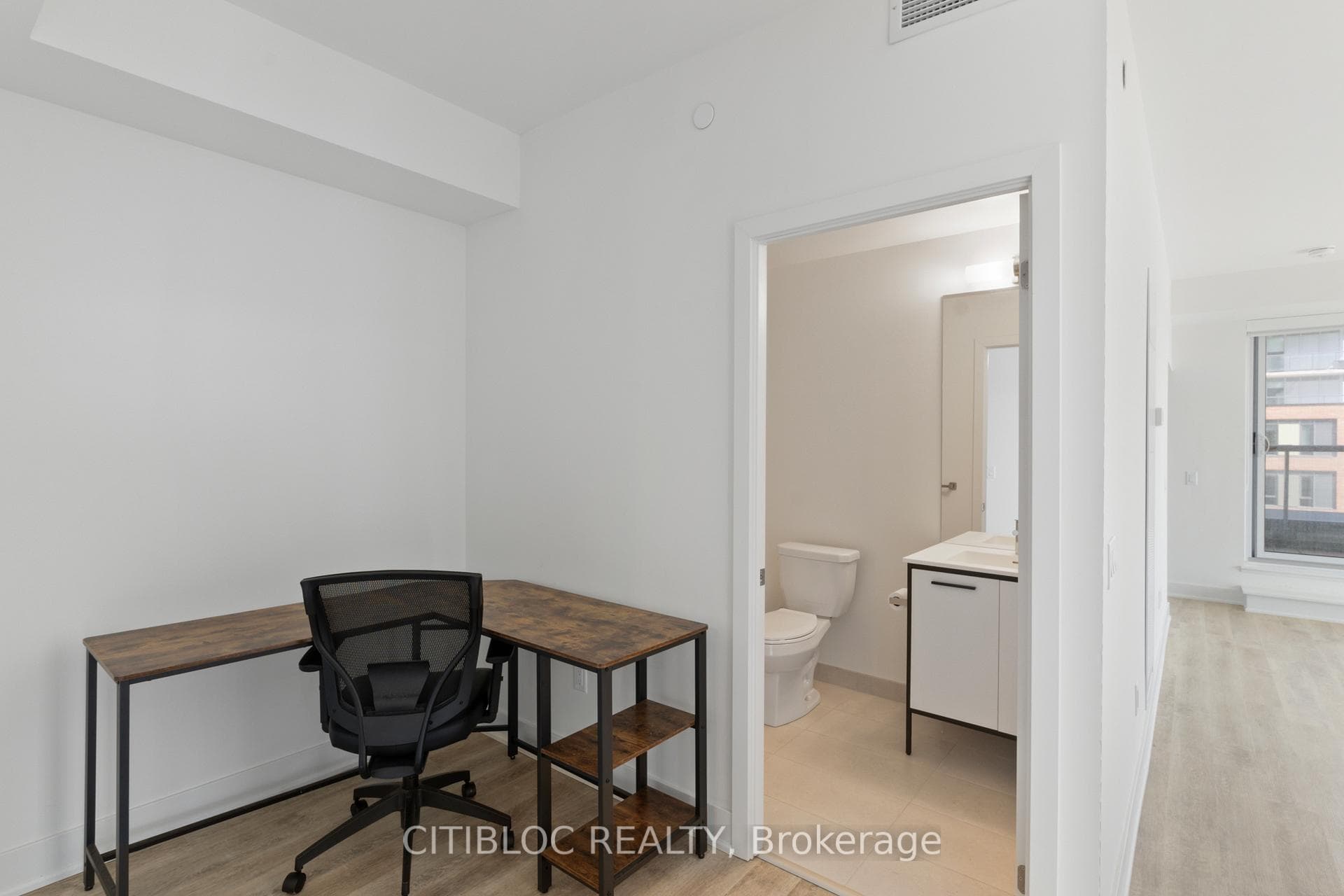 185 Deerfield Road Unit 503 photo 6