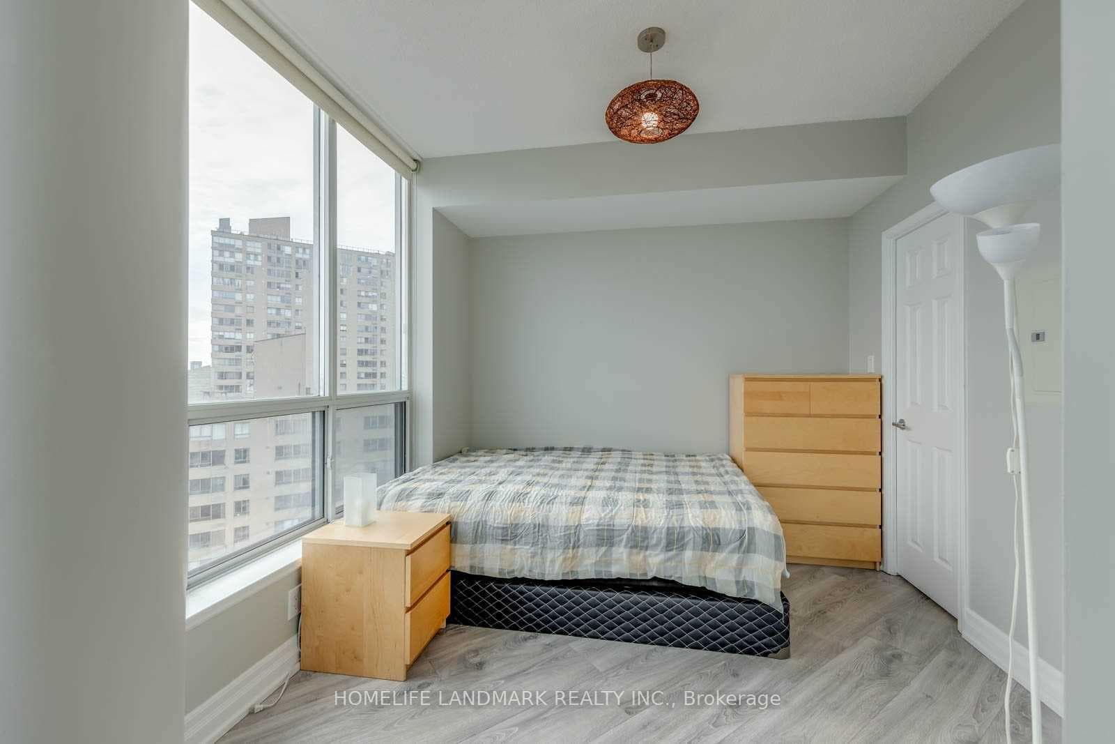 230 Queens Quay Unit 2320 photo 8