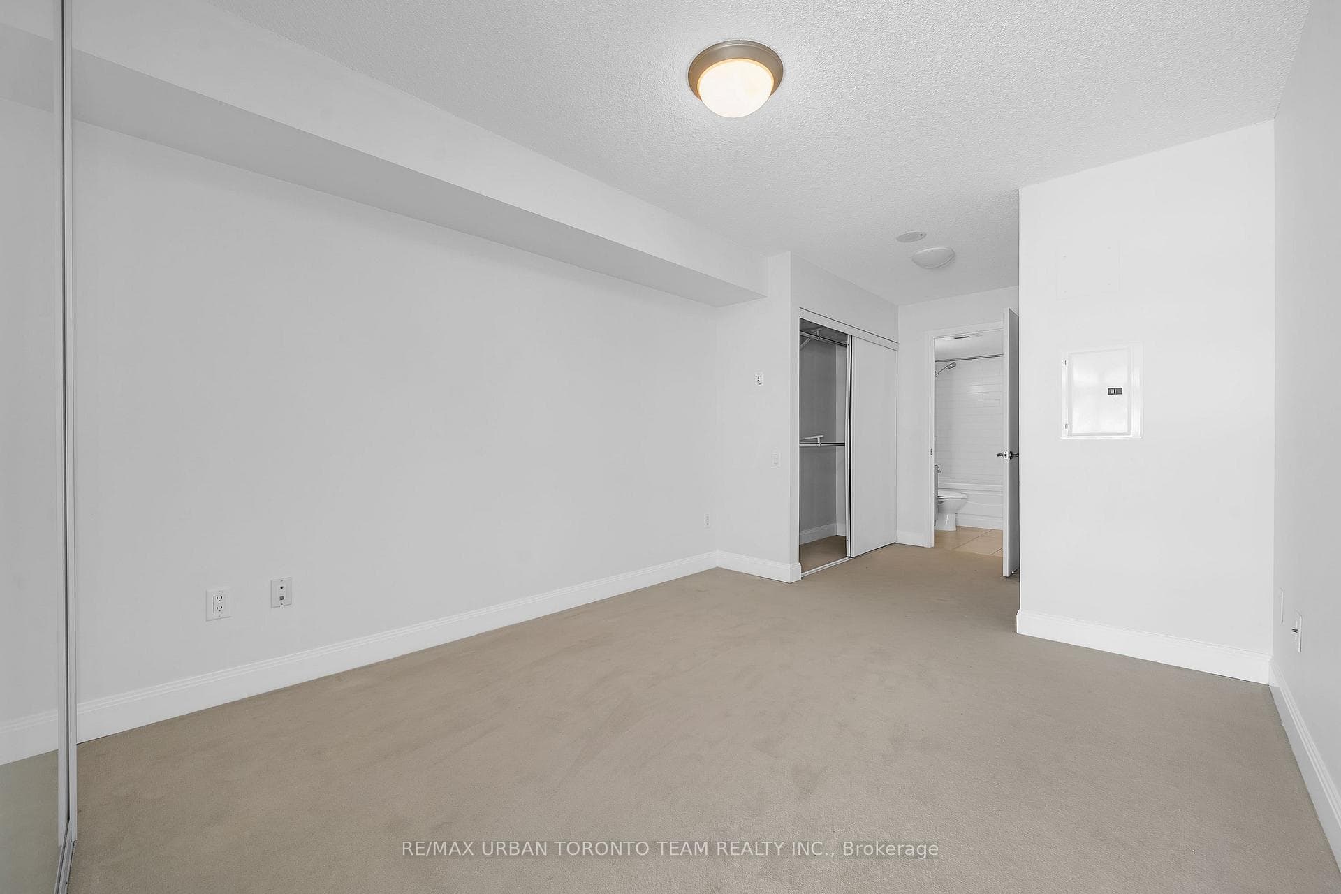 2191 Yonge Street Unit 1110 photo 11