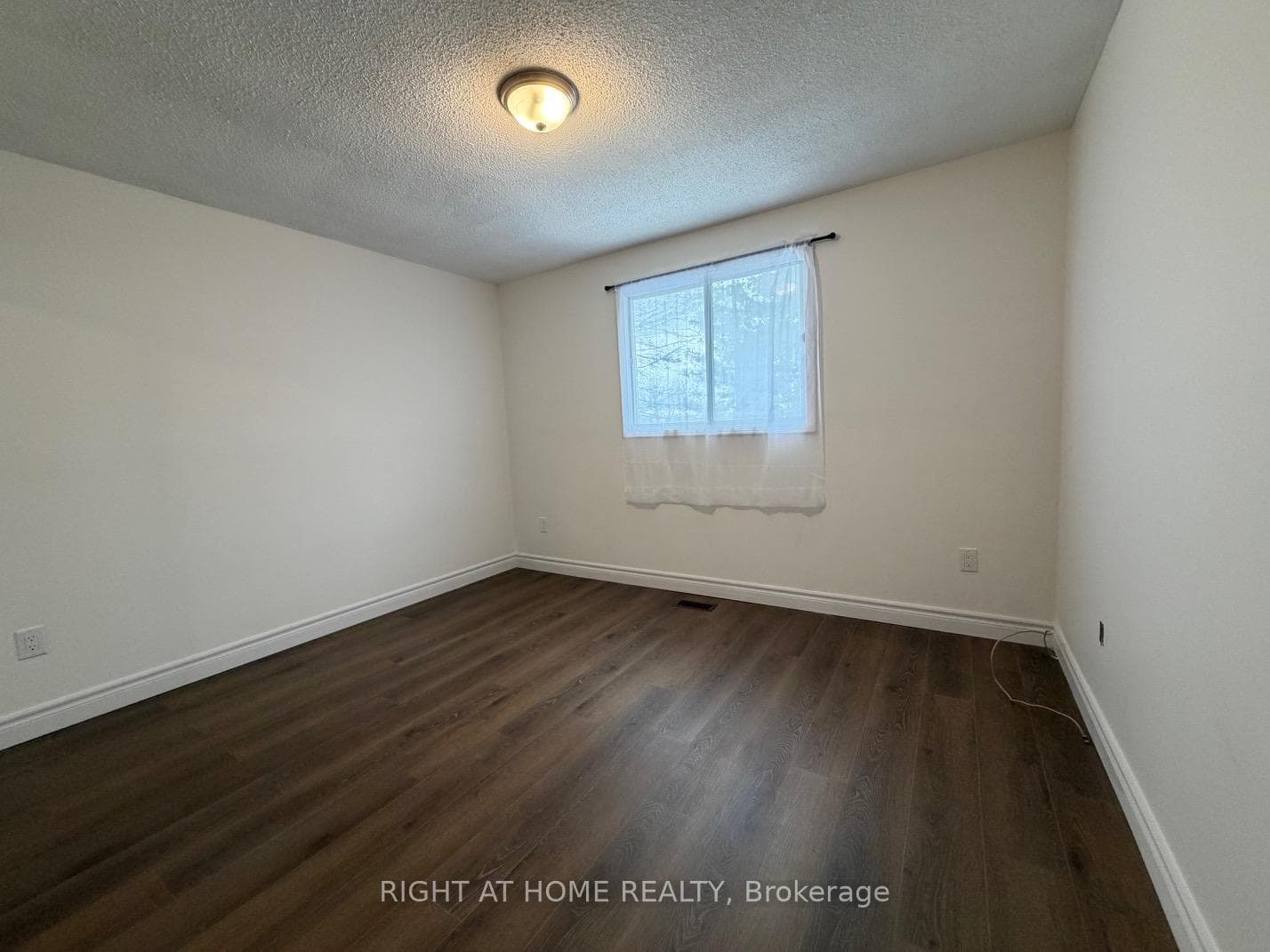 101 Romy Crescent photo 24