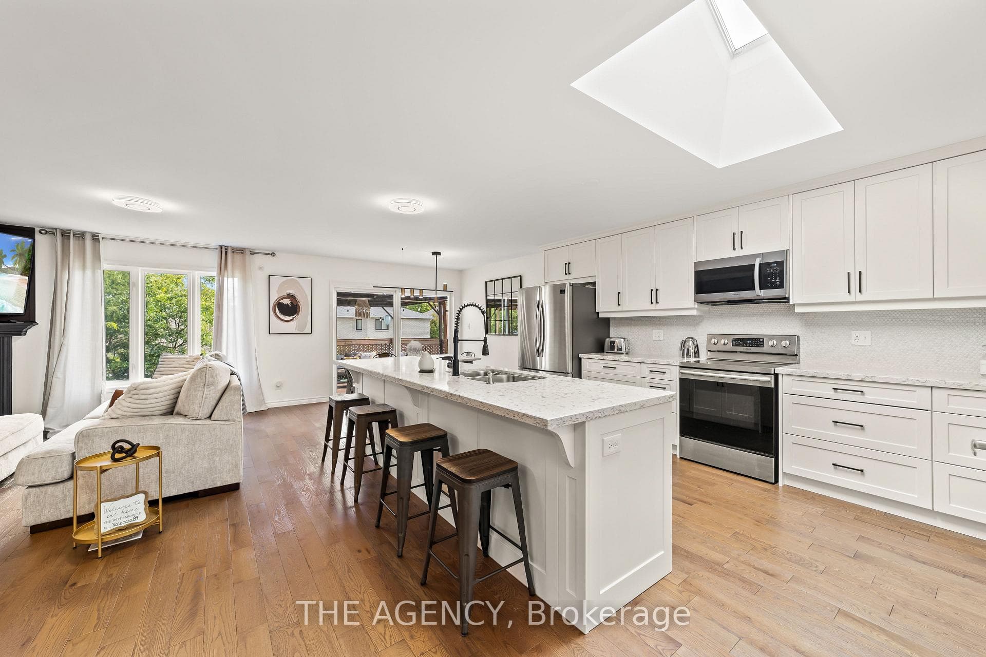 2245 Sproule Street photo 13