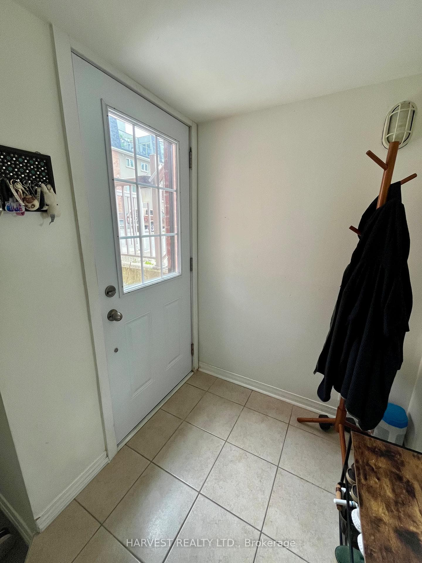 1 Ruttan Street Unit 104 photo 3