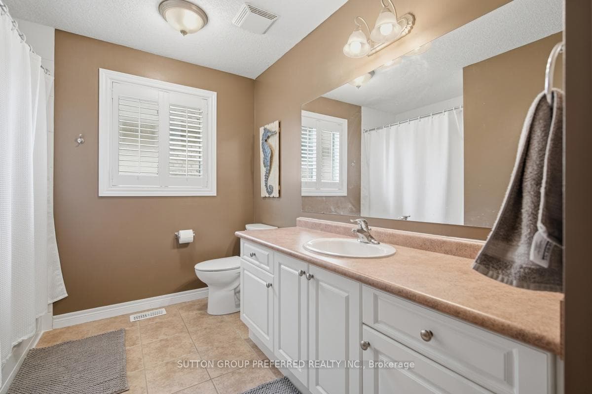 748 APRICOT Drive photo 23